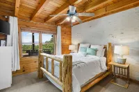 COZY LANE CABIN /Sleeps 8 /Mountain View/Hot Tub/ Game Room / Fire place/ - Vuoristonäköala