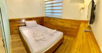 Two Seasons Executive Suites - Bãi đậu xe