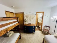 Cozy 3-bedroom cottage with AC and WiFi in lovely Albrightsville Hotels in Penn Forest Township