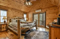 Trout Tales Riverfront Lodge-Hot Tub,Pet Friendly,Game Room,Firepit,Decks Galore - 4-Star