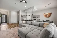 Game Room • Heated Pool & Spa • Fire Pit • Putting Green • Outdoor TV - Wifi