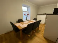 Beautiful 2 room apartment. Newly renovated, modern. Hotels in Borna