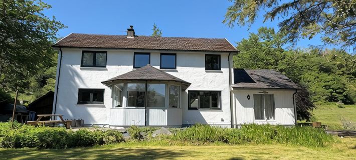 Cosy Yet Spacious Highland Hideaway for 8 Hotels in Fort William