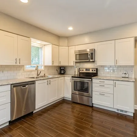 Modern 3-Bed,2-Bath Retreat
