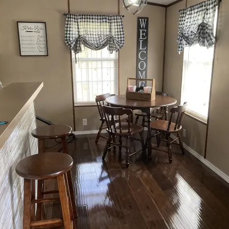 Conveniently Located ~ WiFi ~ Central Heat & Air