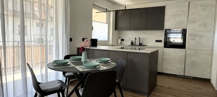 Modern apartment with large balcony. Near city center. Hotels in Merano