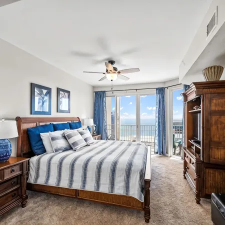 Destin Miramar Sweeping Ocean Views ~ Five Swimming Pools ~ Relaxing! End Unit.