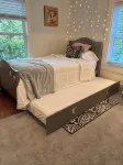 Heart of DT Southport with private, fenced yard! Perfect for pets!  Sleeps 4 - Homestays