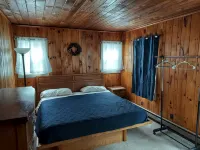 Lake front property with one dock space for boat/jet ski on Lake Wallenpaupack. - Homestays