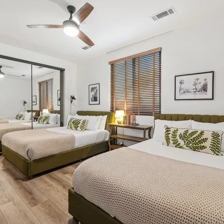 Luxurious 5BR Vacation Rental Indio, Pool Spa 1+ Acre Oasis, Walk to Festivals