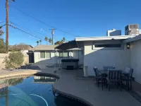 3-bedroom bungalow with pool and hot tub