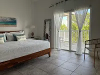 Ocean Pearl Bimini Bay Entire Condo Close to Pool with an optional golf cart