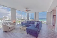 Book Your Beach Vacation! Penthouse Unit with Stunning Views of Destin!