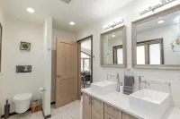 Modern Luxury Retreat - 2 Br/1BA - Minutes from Downtown