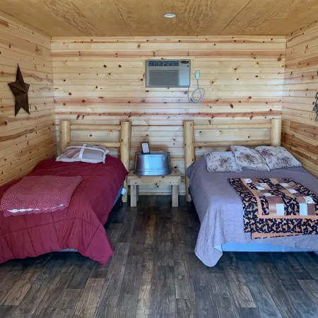 Cozy twin and full bed cabin complete with WiFi, fitness room in superb Aladdin