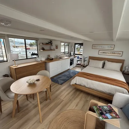 Piccolina Floating Accomodation