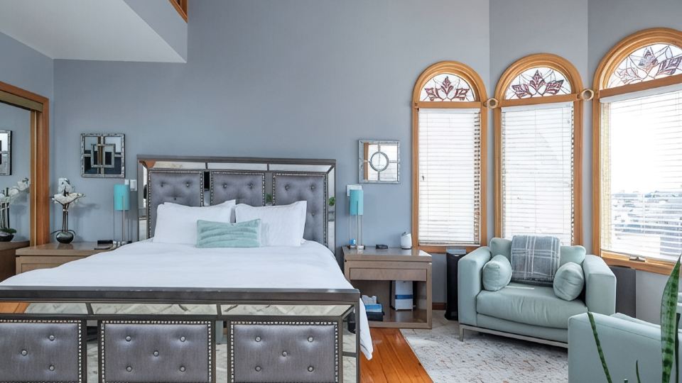 Comfortable & Spacious Luxury Home w/ Chef’s Kitchen only 15 mins to Boston