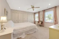 Superb British Colonial holiday home, greenhouse, outdoor deck, tropical garden - 3-Star