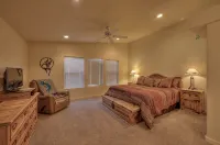 Moab Rim Village - Perfect Location - New Hot Tub! - プライペートプール