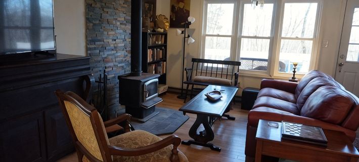Peaceful Warm Cozy Country Cottage Nestled Beneath the Mountains, Woodstove Hotels in Catskill