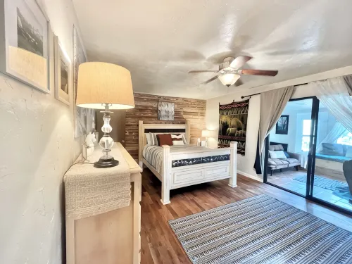 Cozy Family Friendly Lodge, 2 Games Rooms, Hot Tub, EV Charger - 샬레 호텔