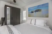 Riverside Tiny Home Retreat - 주방