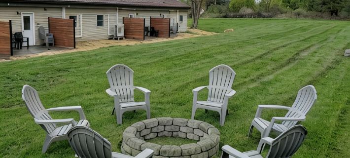 Freshly updated apartment with ample outdoor space Hotéis em Hector
