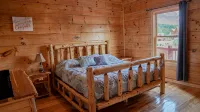 Prime Mountaintop Luxury Lodge, Spacious Outdoor Living. Amazing Views Sleeps 20 - 4-Star