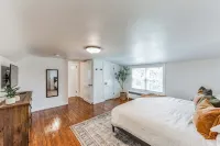 Unique Cottage + King Bed + Kids toy room - 4 stjerner