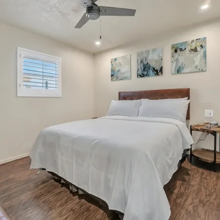 Oak's Beautiful Contemporary Suite #03