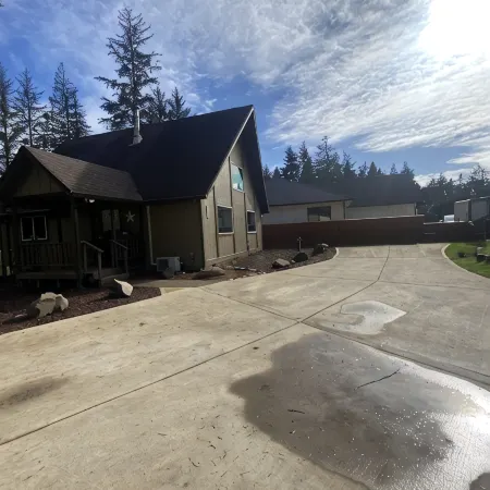 Vintage A frame home in Florence! 2 bedroom 3 beds, sleeps 6.