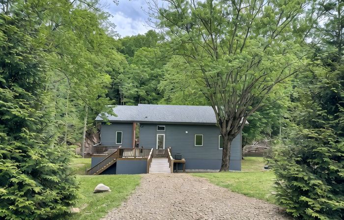 Riverfront Cabin, Hot tub, Fire Pit, Grill, Wi-Fi, Private, Fishing, Swimming