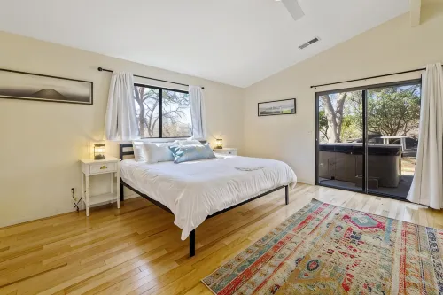 MOUNTAIN TOP WITH 4 ACRES AND SPECTACULAR VIEWS WITH HOT TUB - 4성급