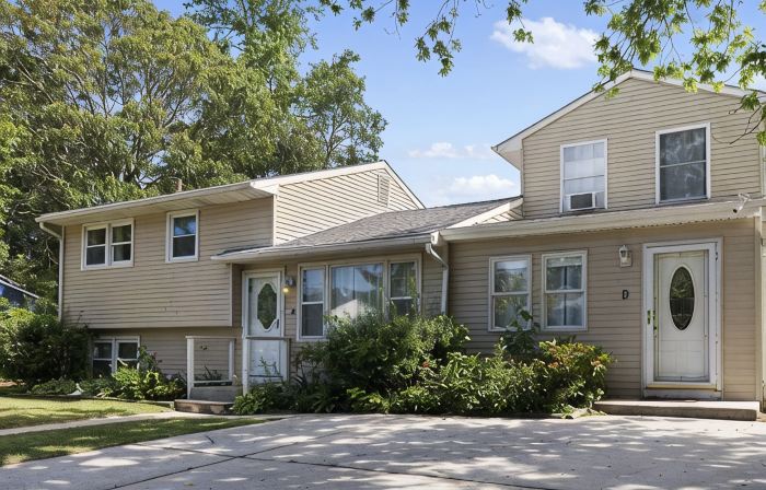Spacious 2 Bed2 Bath Guest Suite Apt with HOT TUB and EV Charging