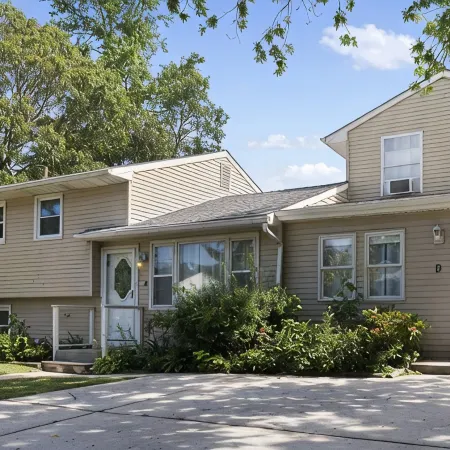 Spacious 2 Bed2 Bath Guest Suite Apt with HOT TUB and EV Charging