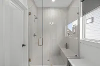 Spacious 4 Bedroom House in Charming Downtown Raleigh with Amazing Views! - 5-Star
