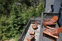 Cambria Ocean View Tudor on Forested Preserve - 주방