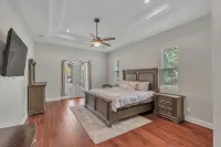 Everything you need in a home to enjoy Florida. - WiFi