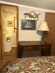 Charming cozy lake cabin, 300 yds from Lake Texoma beach, fishing, boat ramp! - WiFi