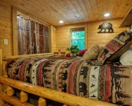 Tiny Cabin-HOT TUB, private, quiet side of the Smokies - balcony