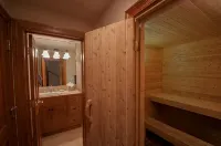 4 Br Mountain Village Luxury Log Home - Great Views, Sleeps 10/11 - Wifi
