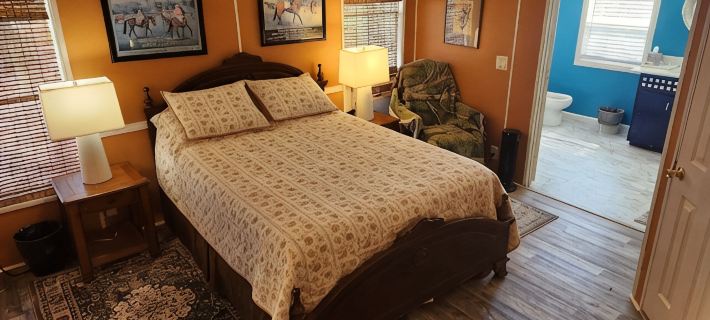Beautiful home on 5 acre gated horse farm 3.5 miles from Tryon Equestrian Center Hotels in Polk County