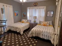 Historic, Cozy Home in the Heart of Town - واي فاي