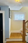 Gorgeous Home in Waltham quiet, family-friendly neighborhood, 2 free parking! - Wi-Fi
