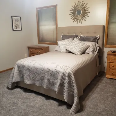 Spacious place w/ outside kitchen.  Close to the Apple River and so much more. - Homestays
