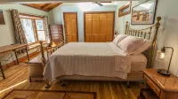 Beautiful Lake House on Schroon Lake with private beach and dock slip-4bed/4bath - Wifi