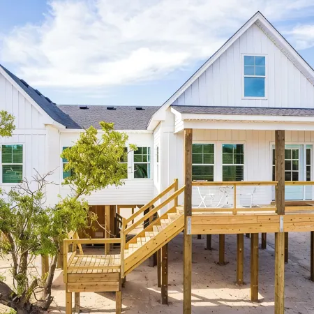New CANAL front home a few rows back from the OCEAN! Beach passes provided!