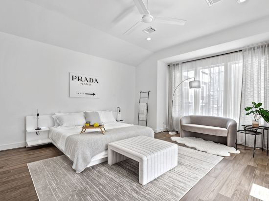 Modern Townhome near Galleria - Garage Gym / Private Backyard