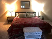 Awesome Fully Furnished Ski Chalet for 6 is Close to Slopes! - Chalets
