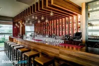 愛因霍温假日酒店 - 酒吧